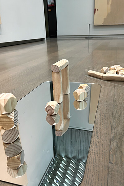 Building blocks on mirrors at the Still